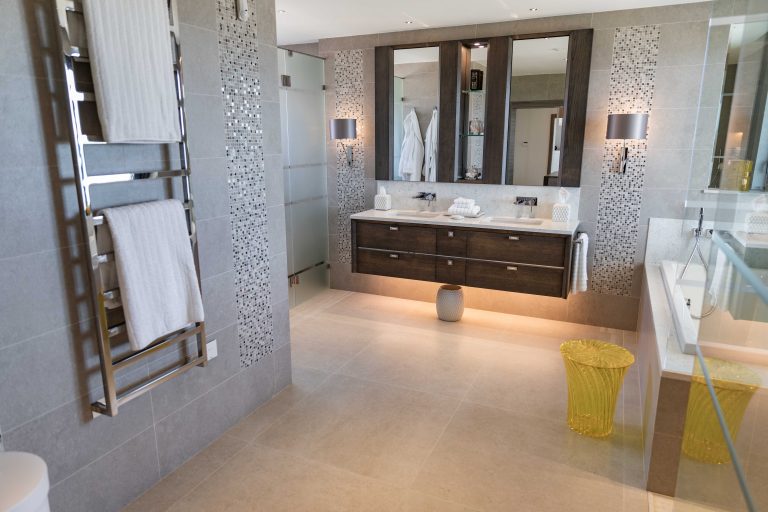 Bathroom suite