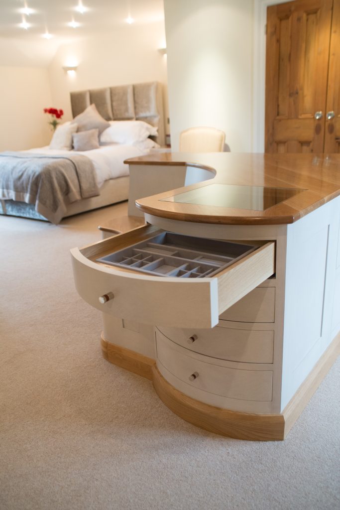 Pull out shaped jewellery tray